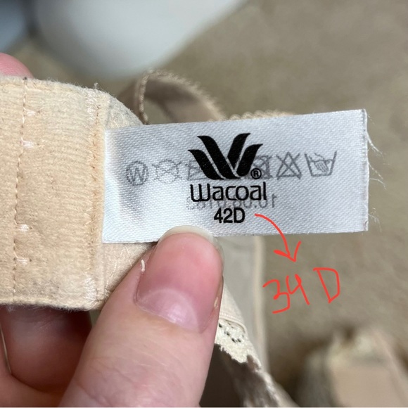 Barely Worn Lace Wacoal Bra Set Nude and Black - Picture 7 of 8